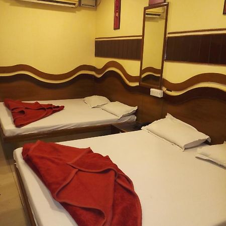Hotel Diplomat Inn New Delhi Exterior photo