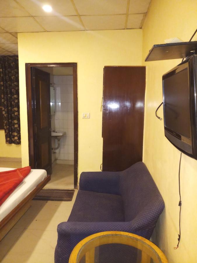 Hotel Diplomat Inn New Delhi Exterior photo